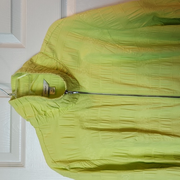 CJ BANKS size 3X zip front lightweight jacket with pockets. Beautiful chartreuse - Picture 3 of 10